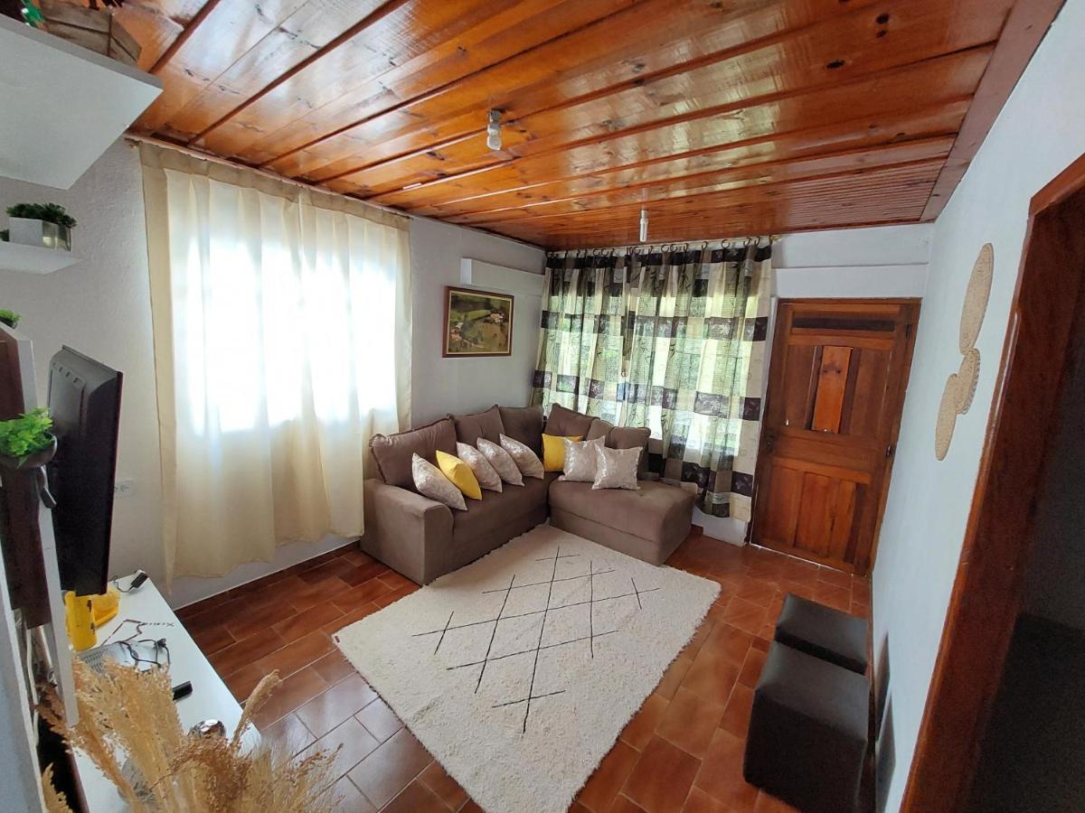 Casa Aconchegante Na Roca C/ Piscina/Churrasqueira Гонсалвис Экстерьер фото
