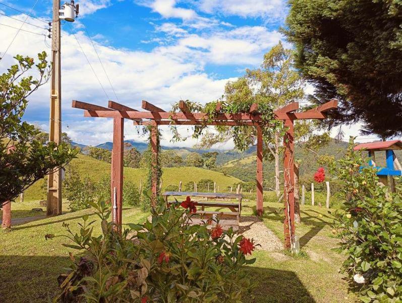 Casa Aconchegante Na Roca C/ Piscina/Churrasqueira Гонсалвис Экстерьер фото